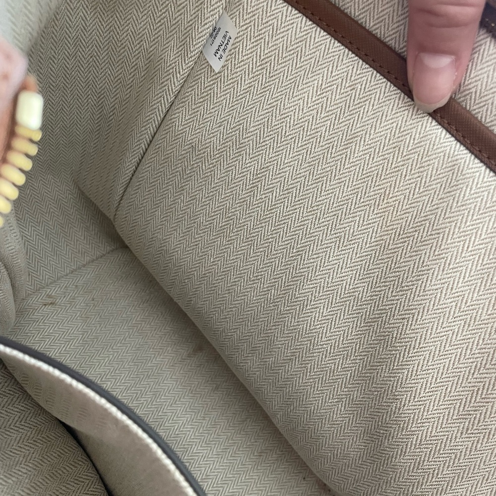 Tory Burch Tan Robinson Leather Tote with Gold Logo - Picture 6 of 8